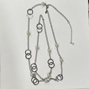 Lia Sophia - Silver chain & Pearl Necklace